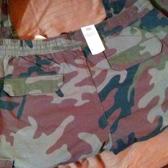 MEN, NWT LEVI,S - Picture 8 of 9